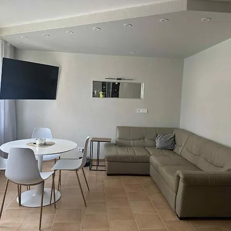 Apartment Spacious 4-room In Old Town Klaipėda